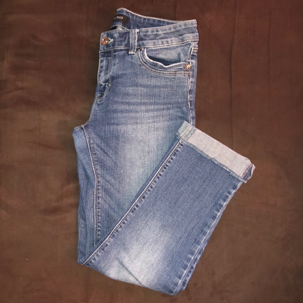 White House Black market slim crop